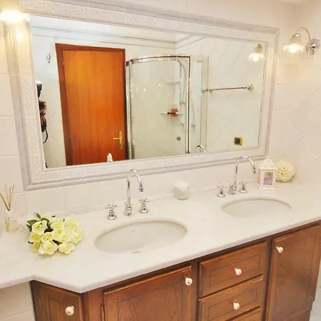 Raffinato Attico Vicino Al Mare Con Solarium Lido Di Apartment *