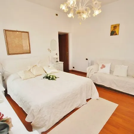 Raffinato Attico Vicino Al Mare Con Solarium Lido Di Apartment *