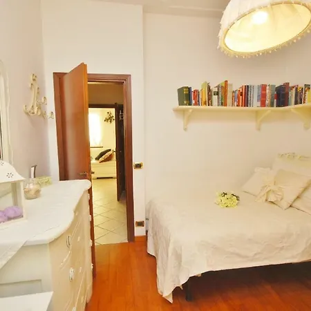 Raffinato Attico Vicino Al Mare Con Solarium Lido Di