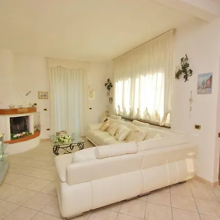 Raffinato Attico Vicino Al Mare Con Solarium Lido Di