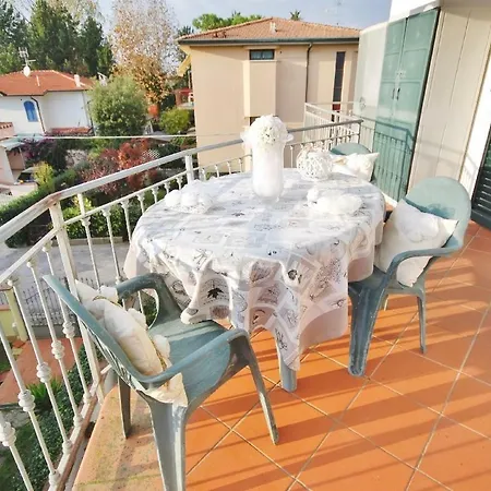 Raffinato Attico Vicino Al Mare Con Solarium Lido Di * Camaiore