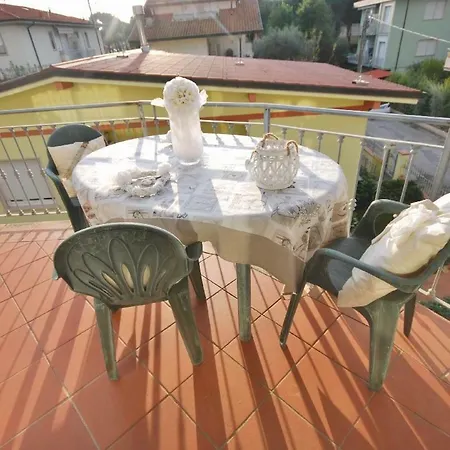 Raffinato Attico Vicino Al Mare Con Solarium Lido Di *